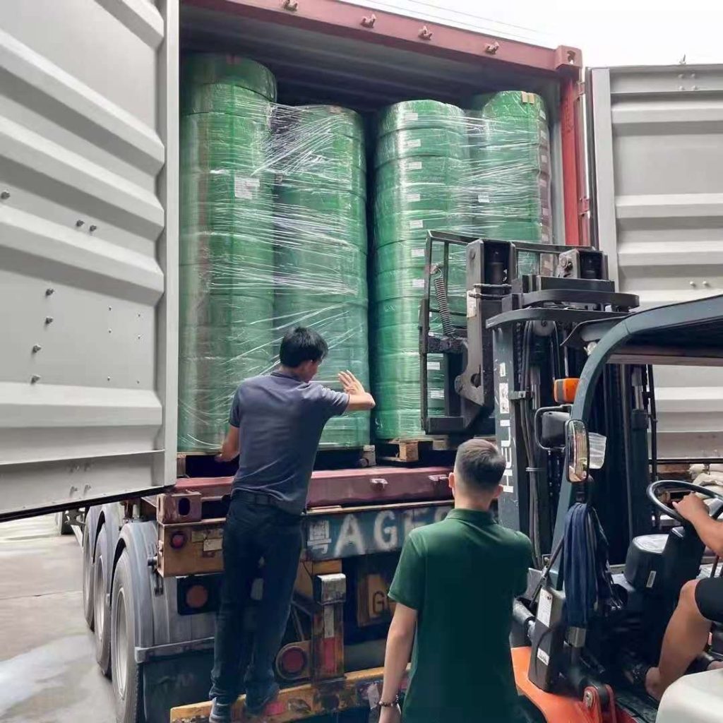 Should You Use Stretch Film or Strapping Material for Heavy Loads